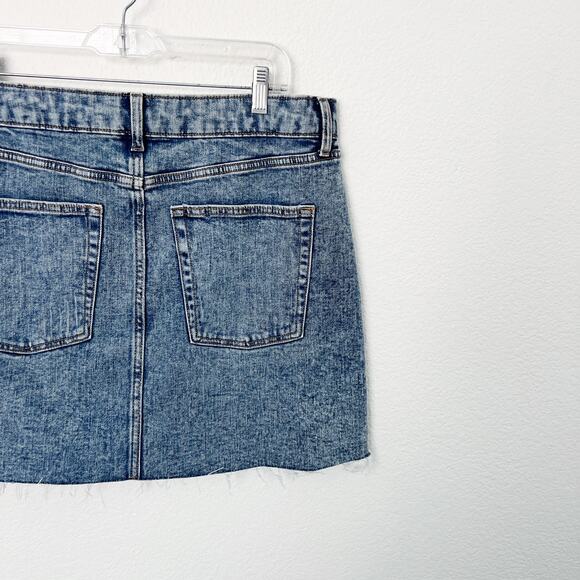 [Wild Fable] Medium Wash Blue Denim Mini Skirt Raw Frayed Hem Size 14 - Picture 6 of 11